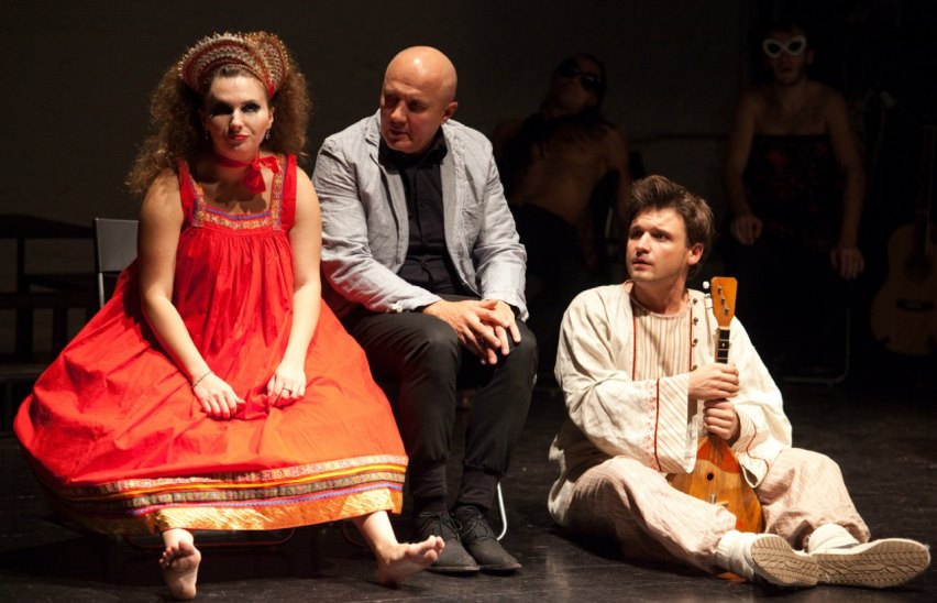 До третьих петухов