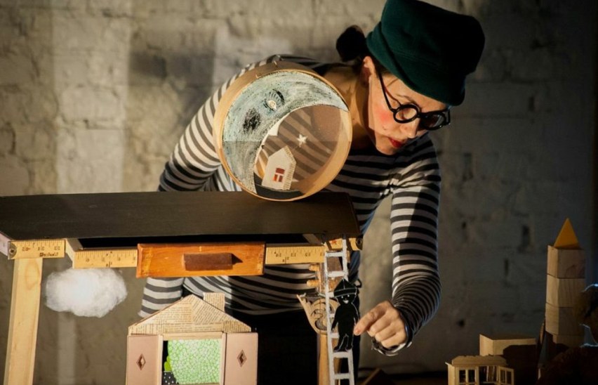 Дом под столом