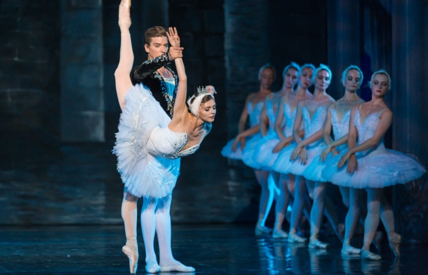 Лебединое озеро