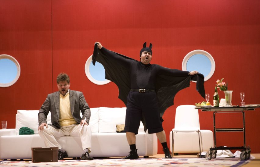 Летучая мышь