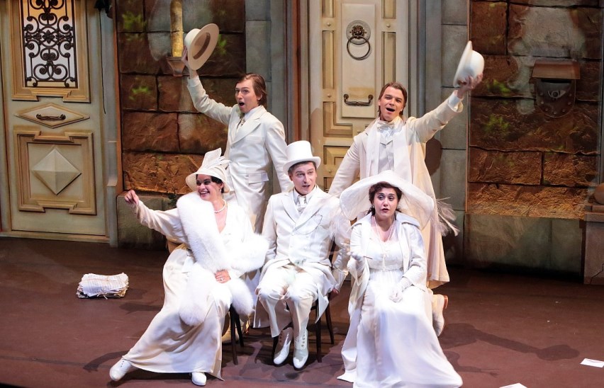 Настройся на оперу