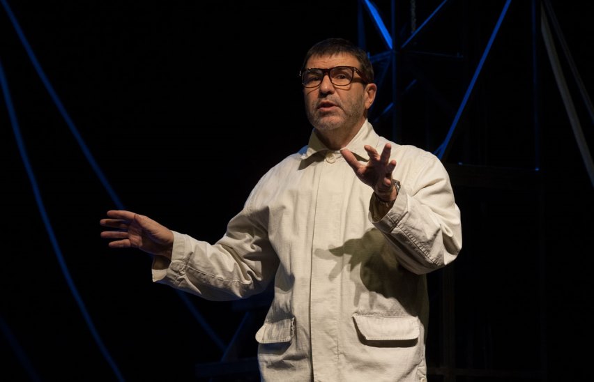 Одновременно