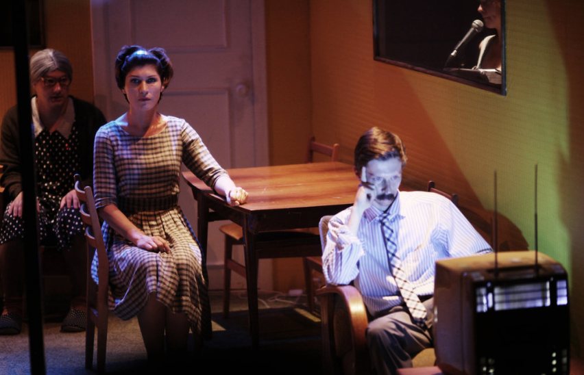 Папа уходит, мама врет, бабушка умирает