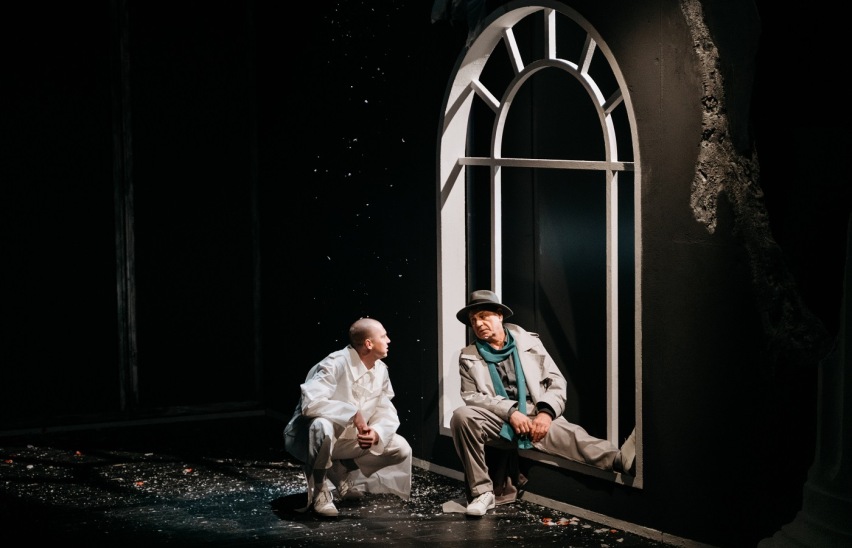 По ту сторону ветра