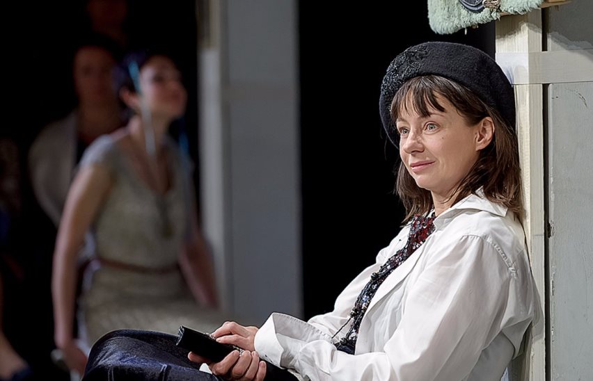 Про Любовь Раневскую.