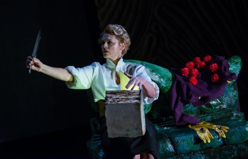 Пятно на стене