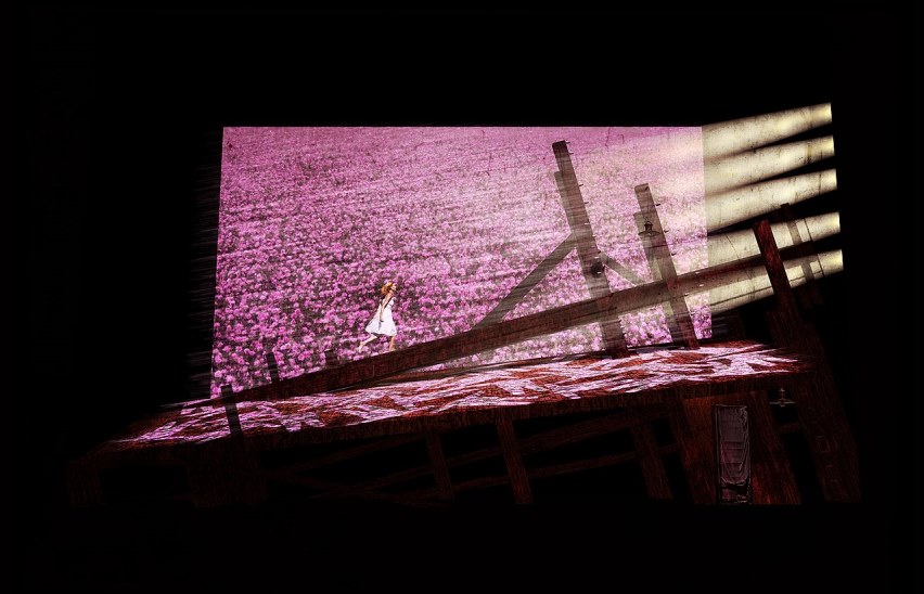 Скажите, люди, куда идет этот поезд