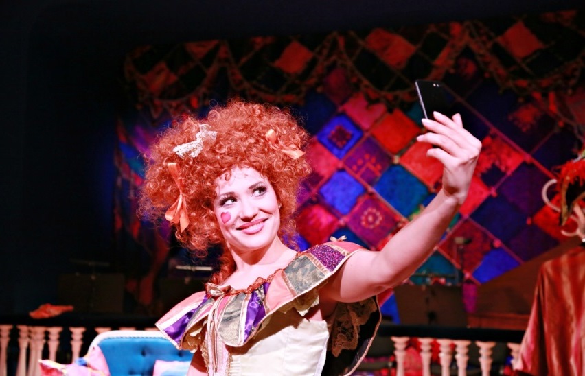 Служанка-госпожа / Телефон