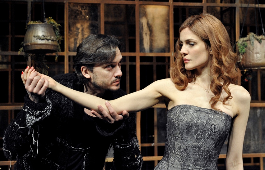 Собака на сене