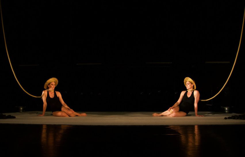 Ведьмы / Эфир