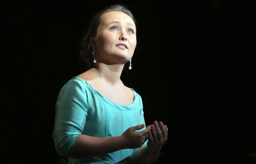 Юлия Лежнева