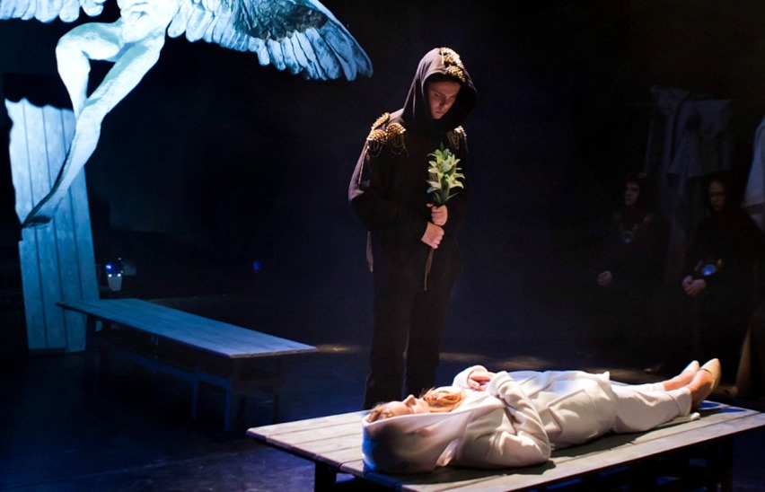 Юная любовь