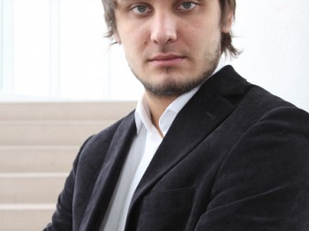 Александр Емельянов