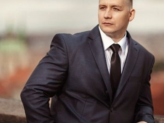 Максим Артамонов